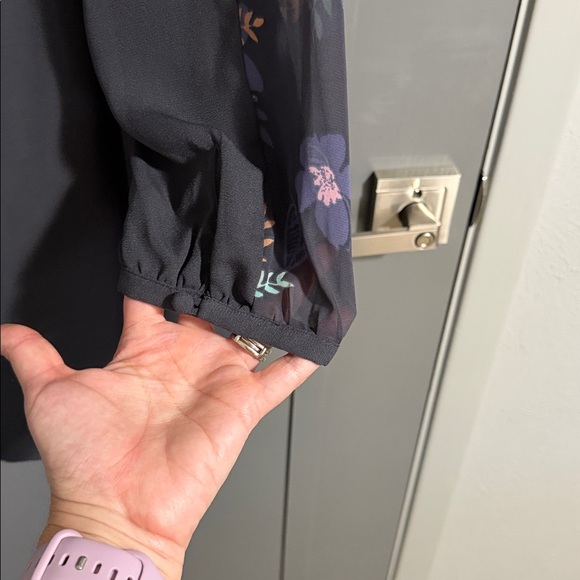 LC Lauren Conrad Navy Floral Blouse - Picture 5 of 5